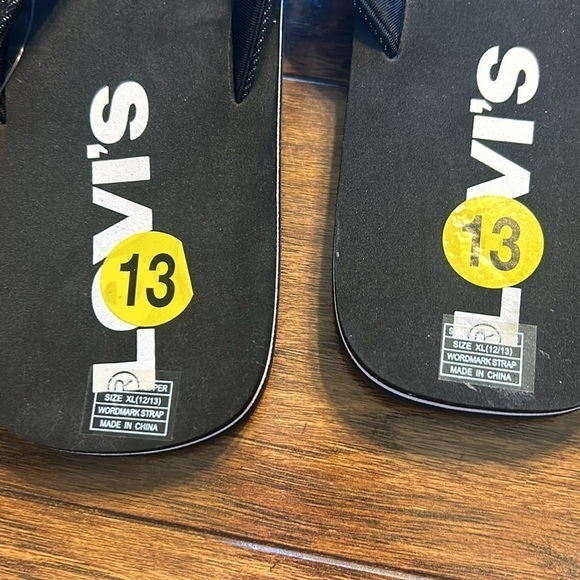 LEVI’S FLIP FLOP SANDALS size 13 NEW - Picture 4 of 7